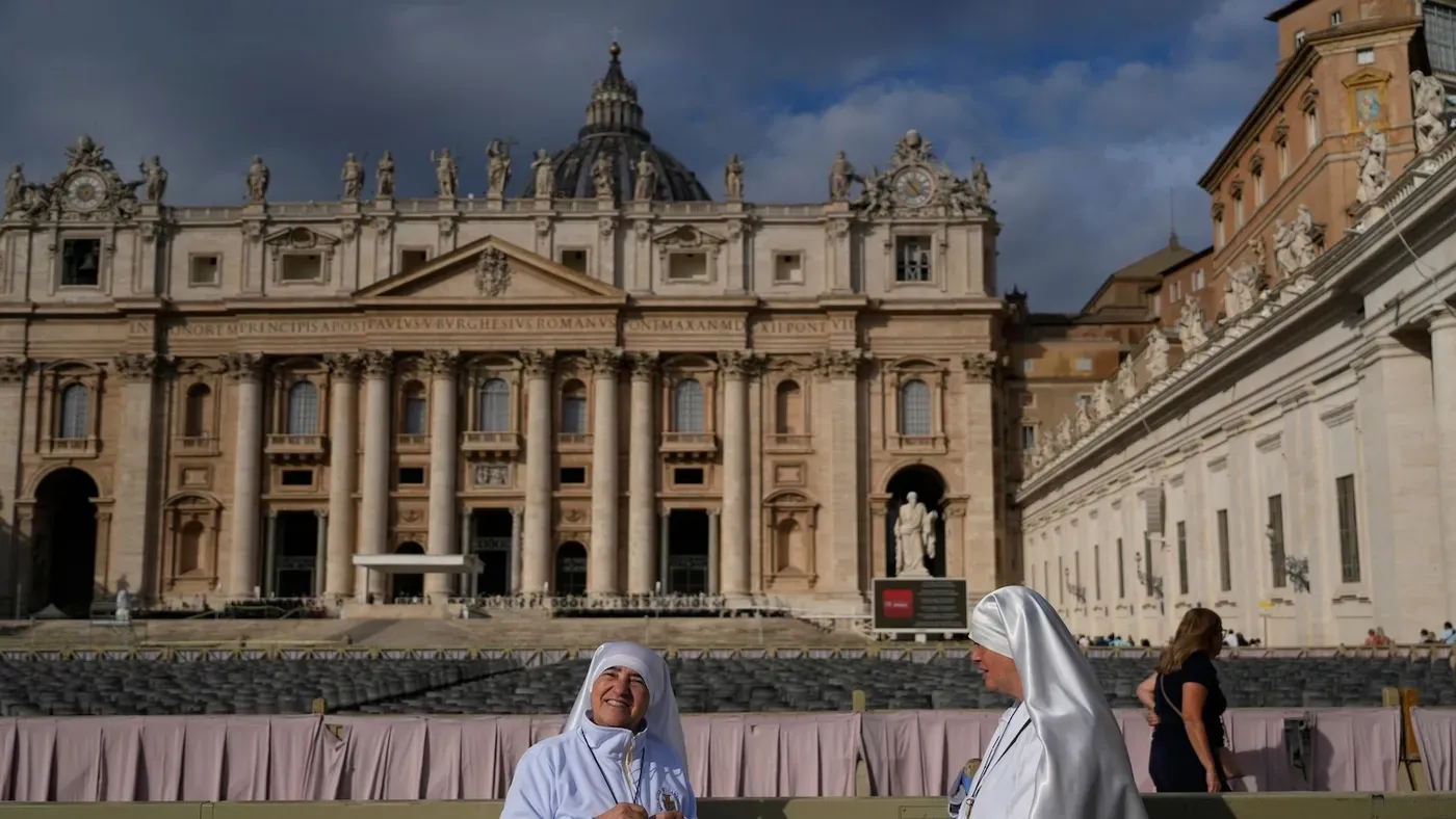 Faithful gather to welcome Pope Leo back for Sunday blessing after cancer surgery