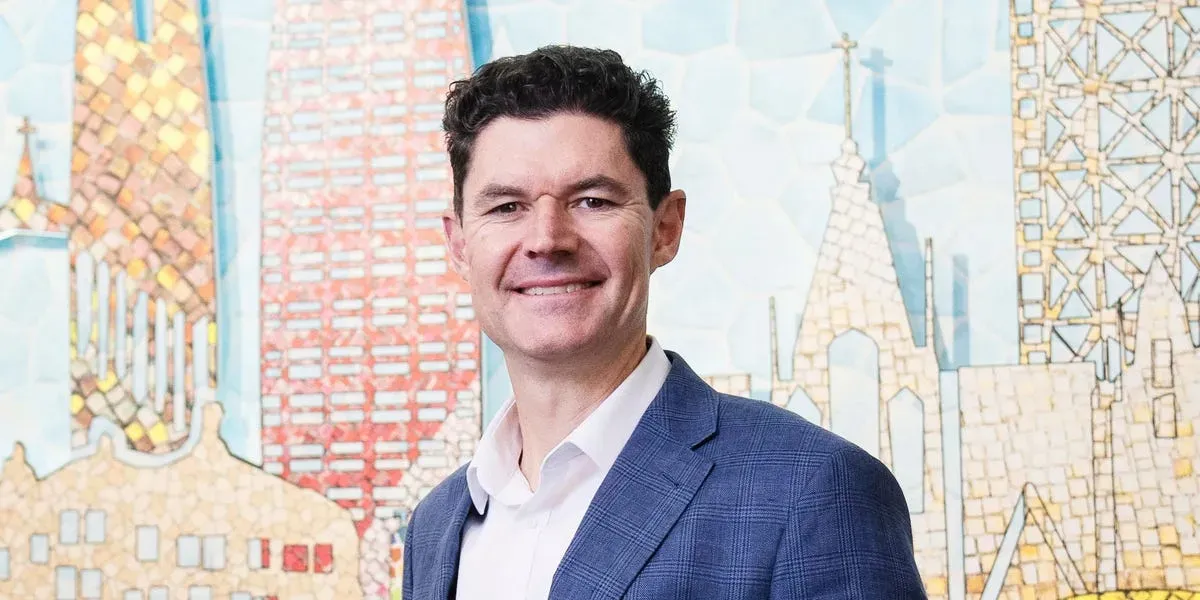 I lead HP in Asia. I use my phone in 10-minute bursts and play my guitar between late-night calls.