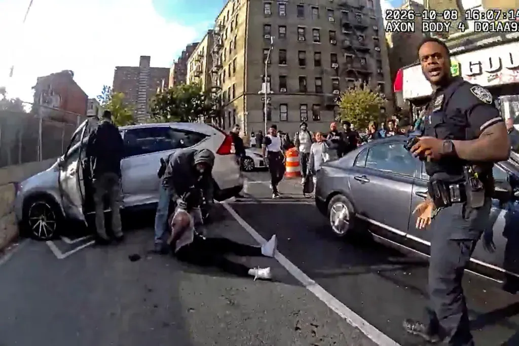 ICE shooting of man in New York with child in his car sparks outrage