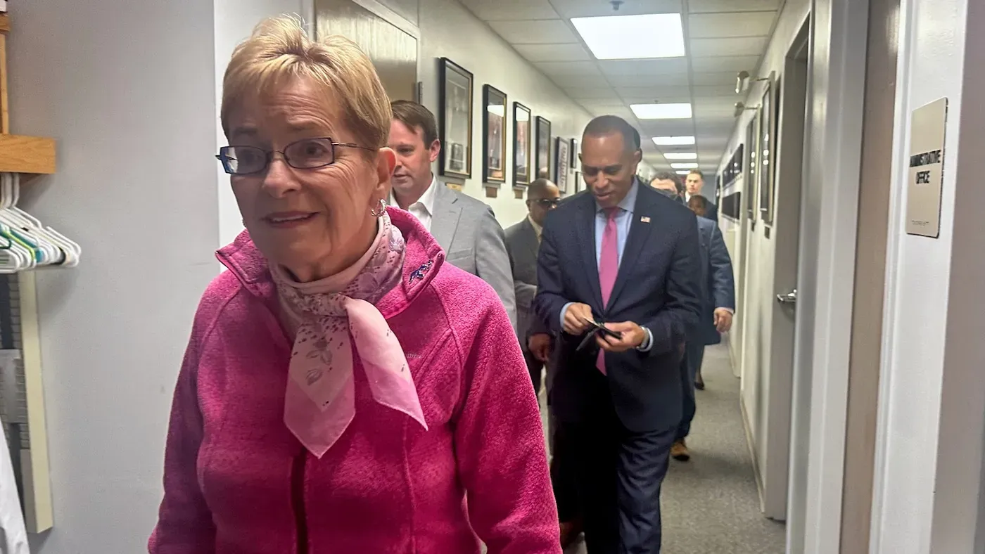 Jeffries likes Democrats' chances in race for the House as he campaigns in Ohio