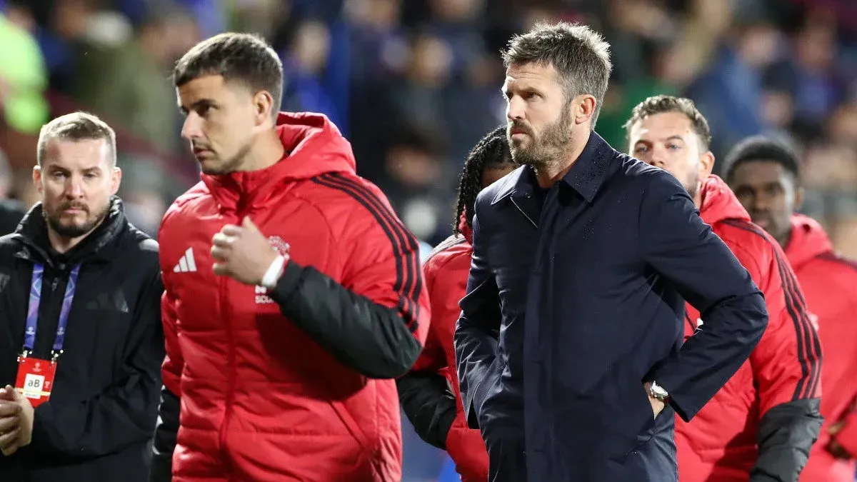 Michael Carrick’s Man United job “in peril” after Como humiliation, The Athletic
