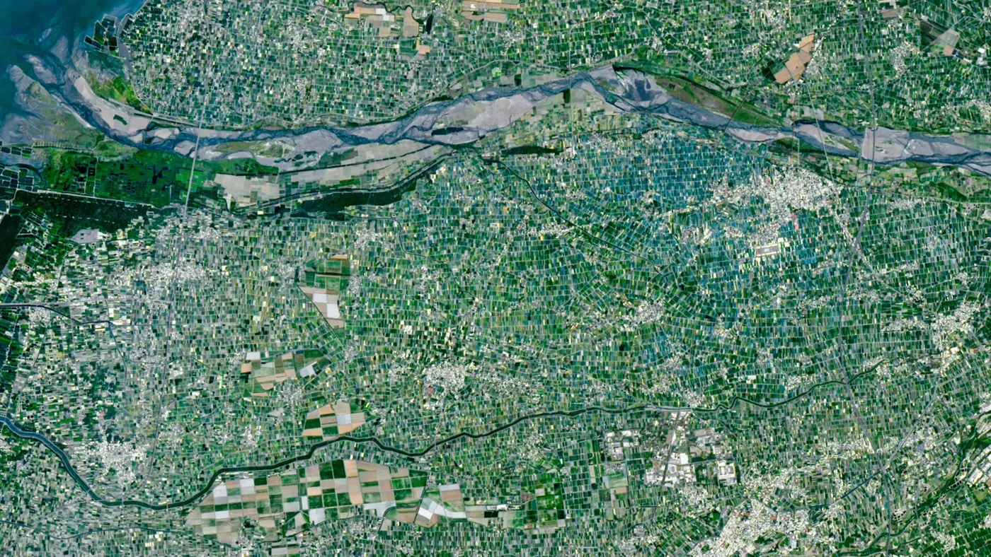 Multicolored 'mosaic' of mini farms surrounds Taiwan's largest river, Earth from space