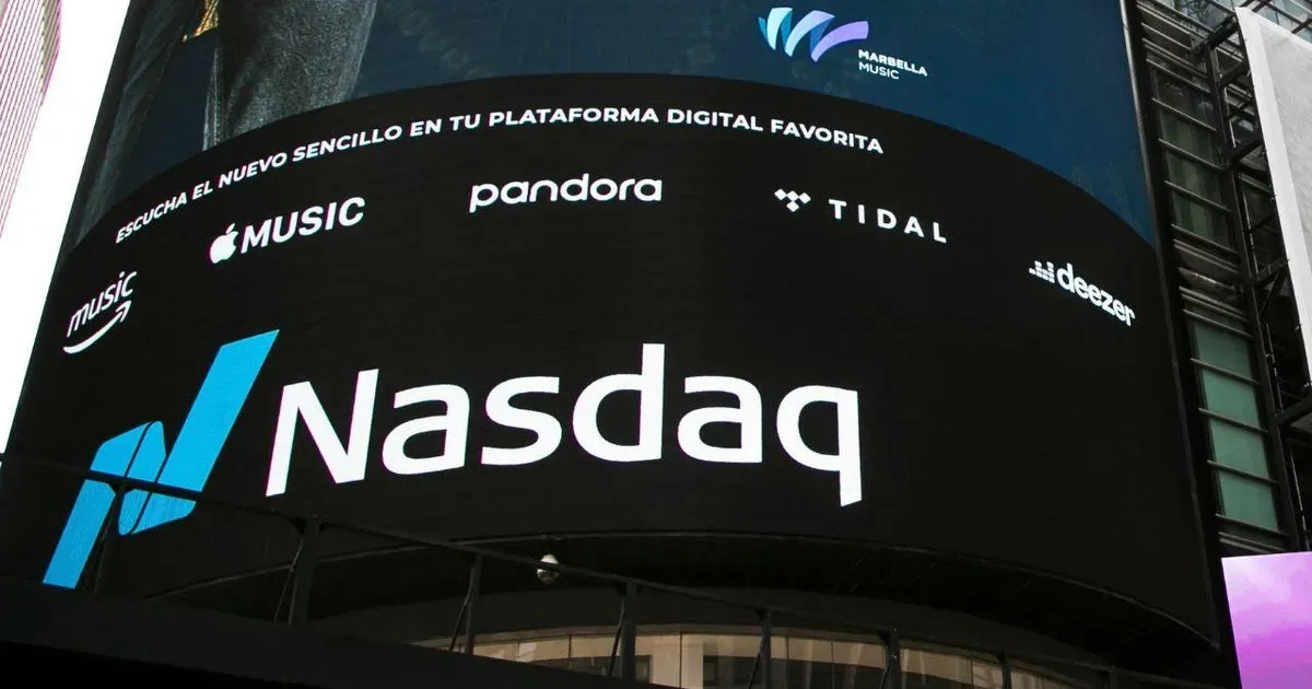 Nasdaq sheds more than 700 points as tech stocks slump