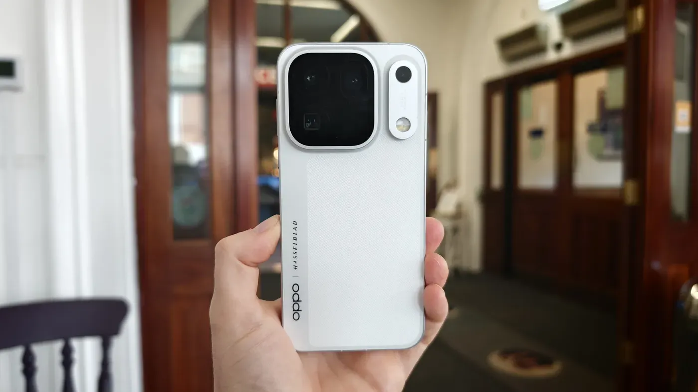 Oppo Find X10 Pro Max hands-on: Triple 200-megapixel cameras but few surprises
