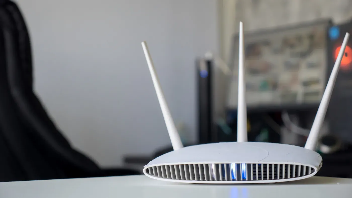 What do all the lights on your Netgear router mean, and which ones actually matter?