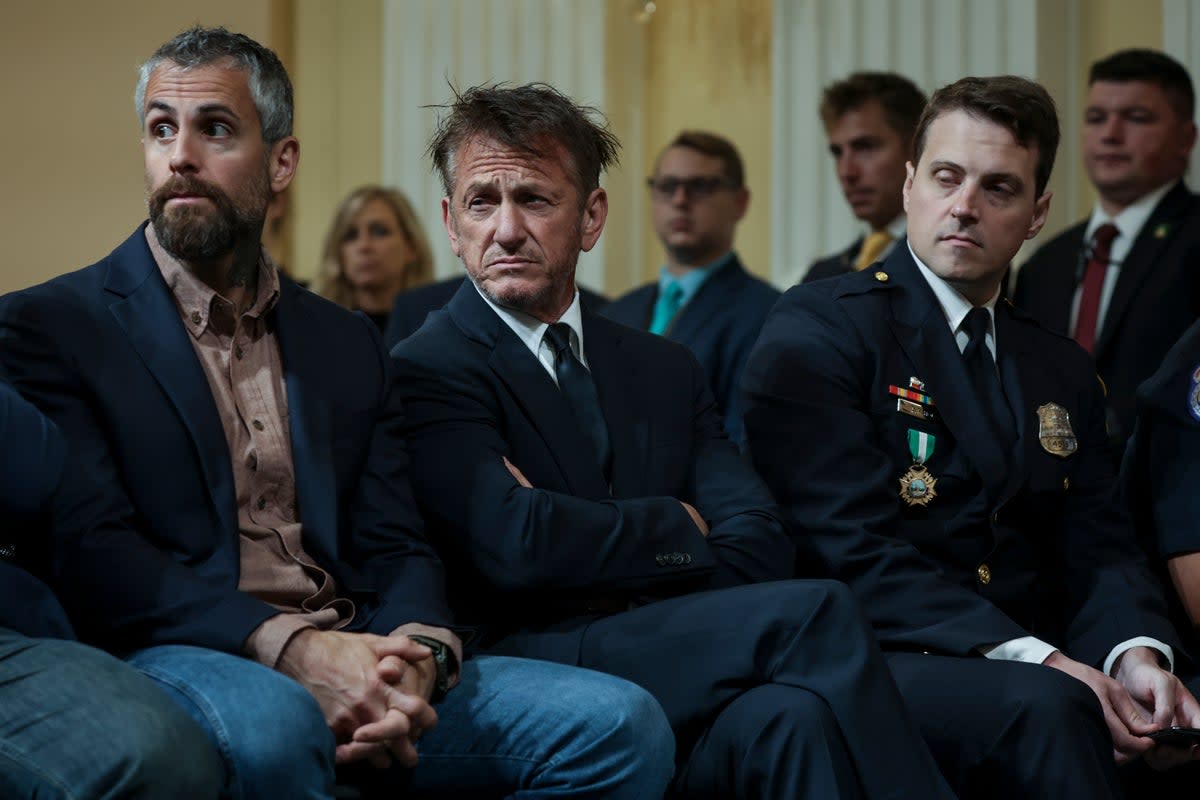 Sean Penn sits with Capitol Police officers who were injured in riot at latest public Jan 6 hearing