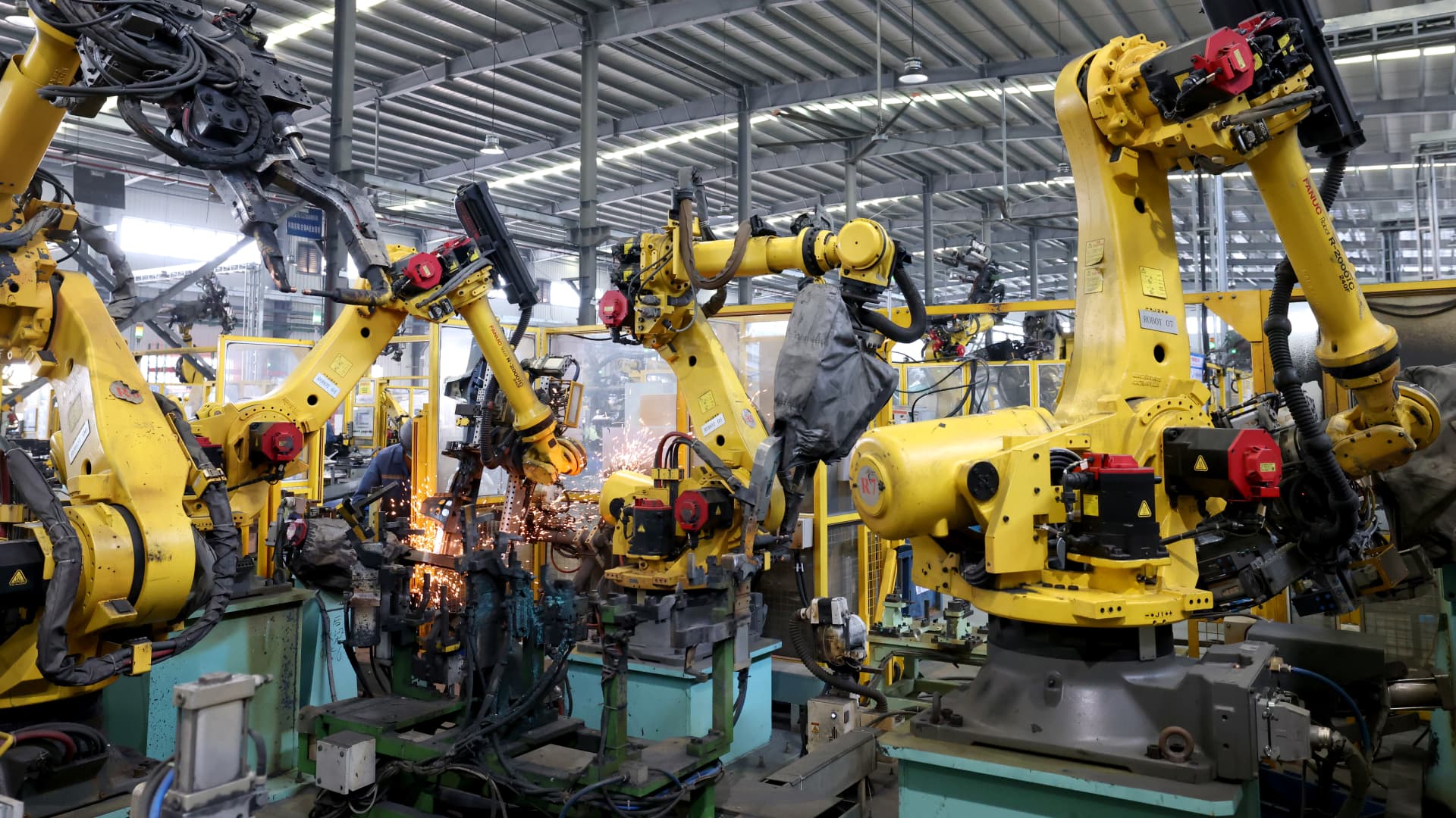 China's industrial profits slip 1.5% in July, slowest pace of decline in five months