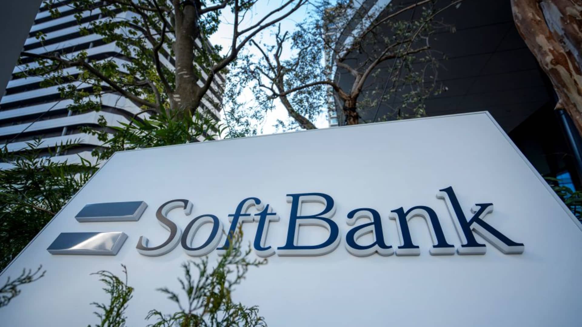SoftBank Group shares plunge over 9% as Asian tech stocks decline
