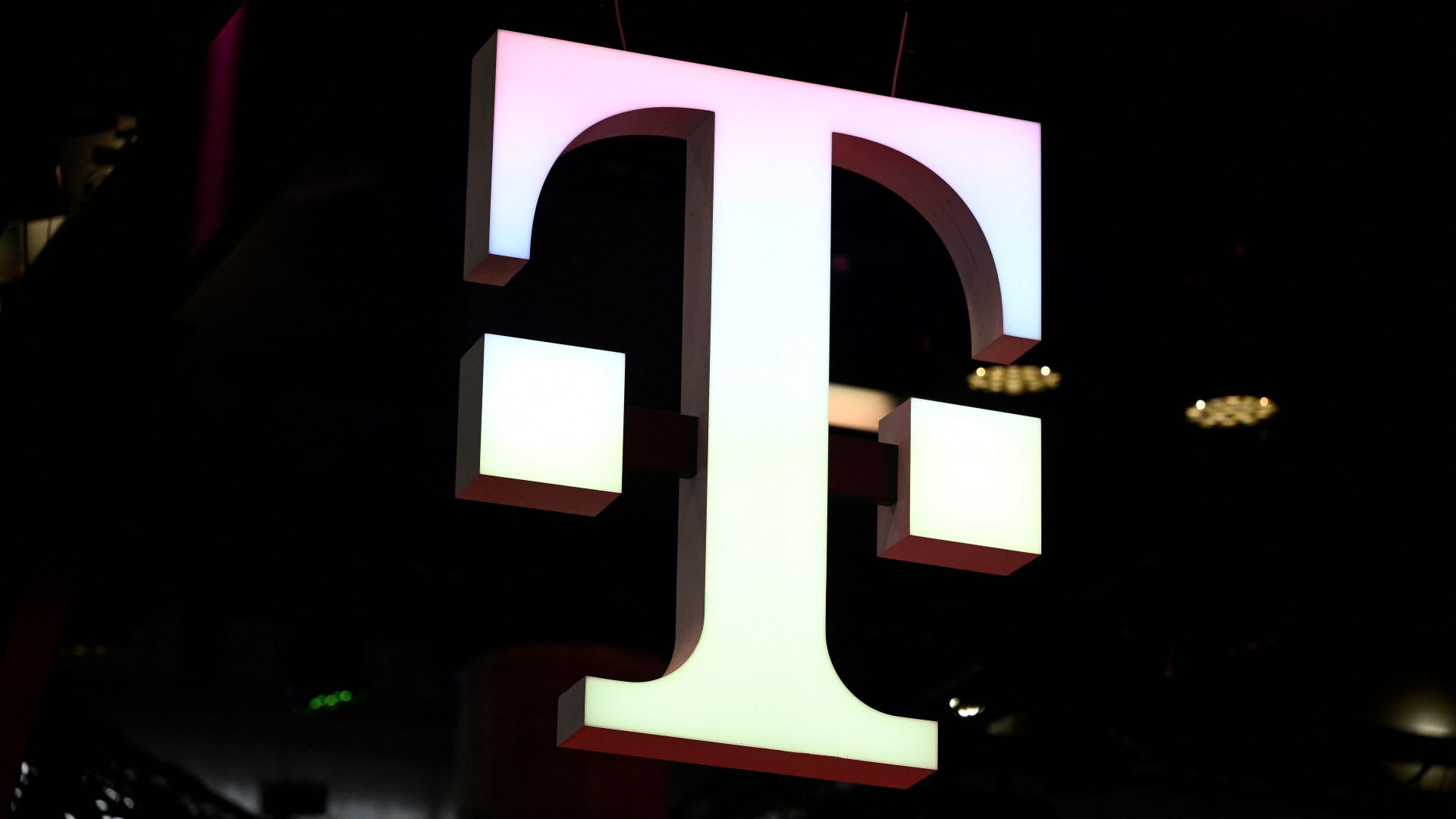 T-Mobile names telecom veteran Srini Gopalan as CEO