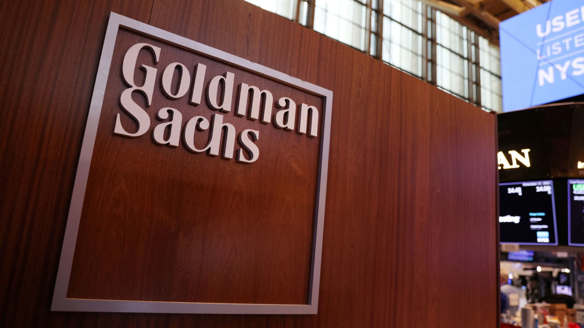 Banks usually rally when rates fall with no recession, Mike Mayo says