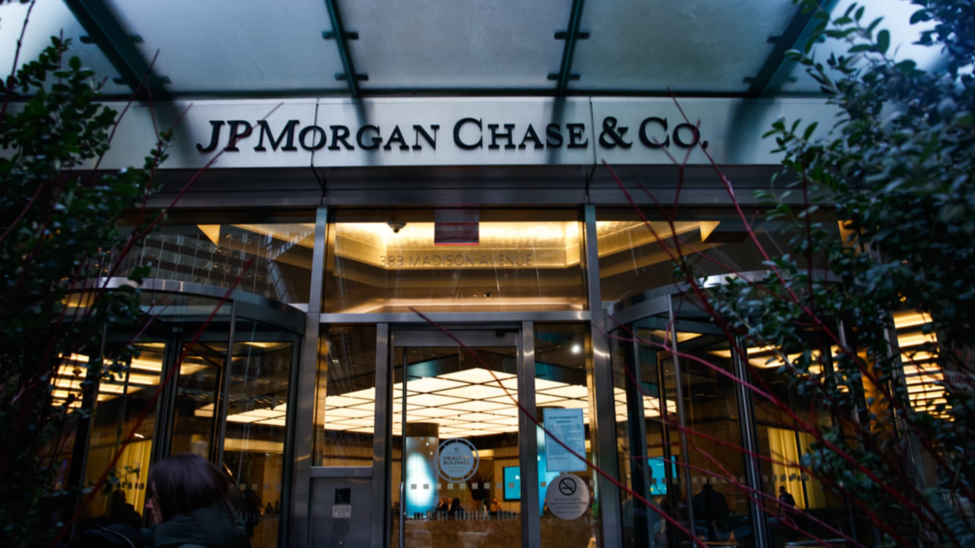 JPMorgan equity strategist warns of 8% pullback, suggests hedging CPI release