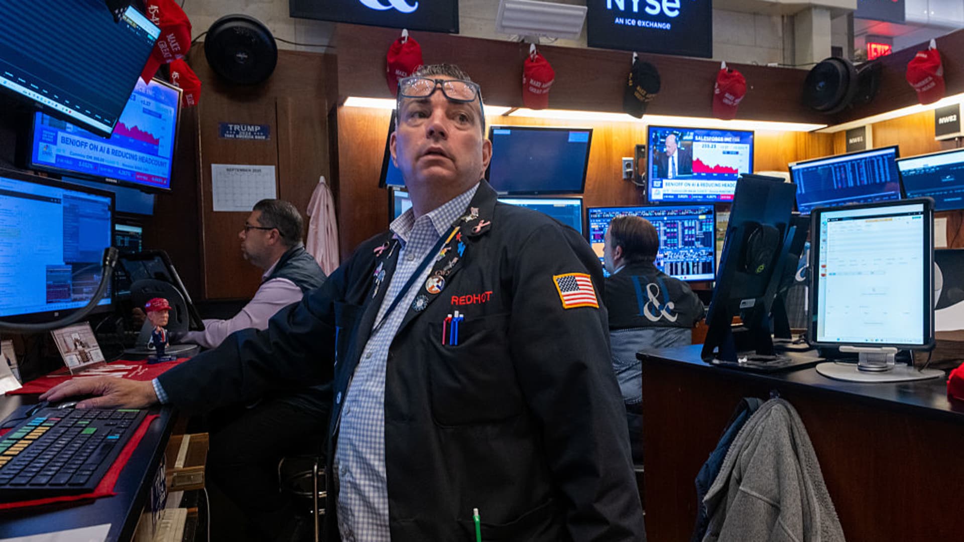 Stocks regain steady, snoozy state with reliance on big caps