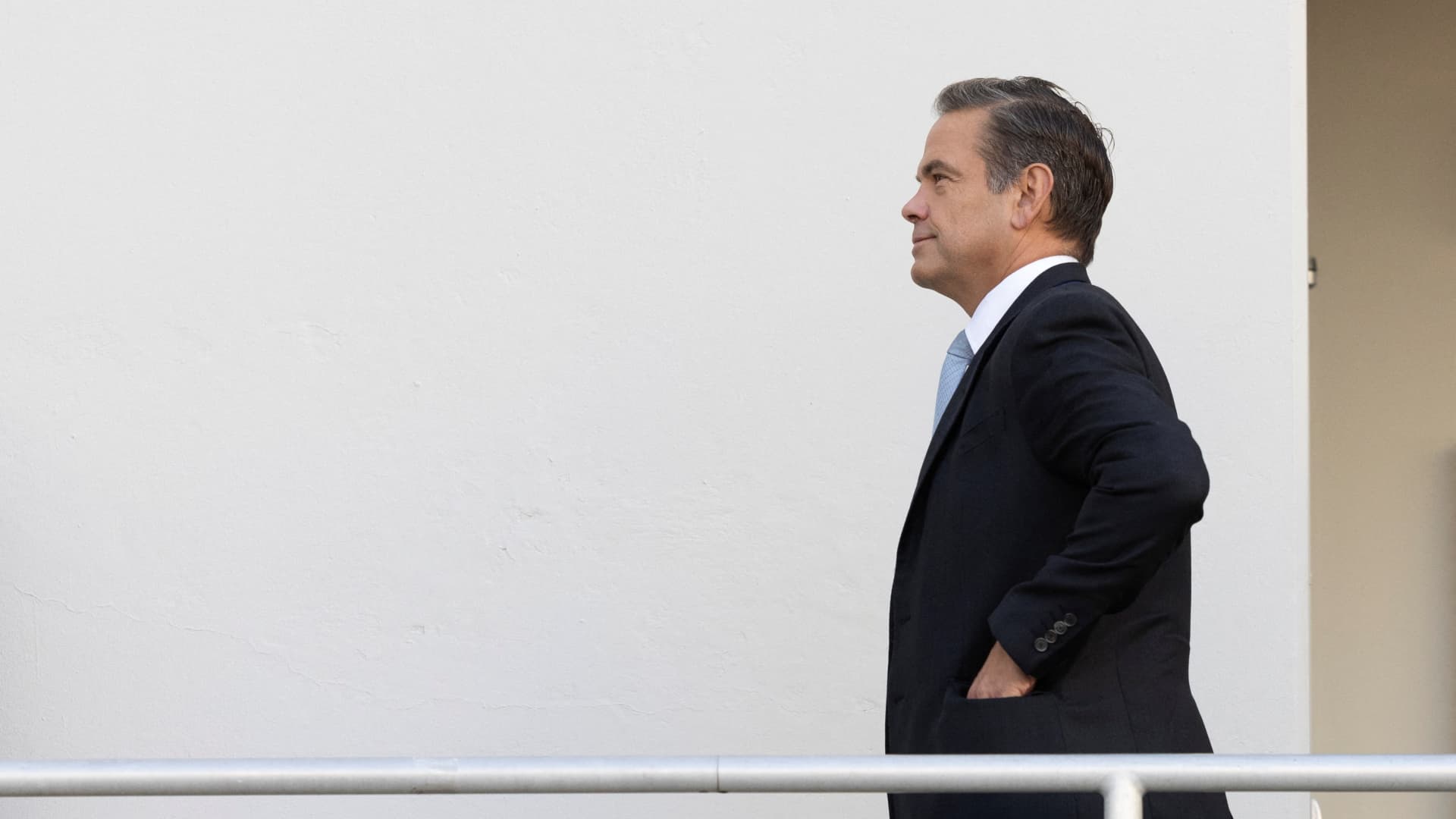 Lachlan Murdoch cements control of Fox, WSJ media empire in new family deal