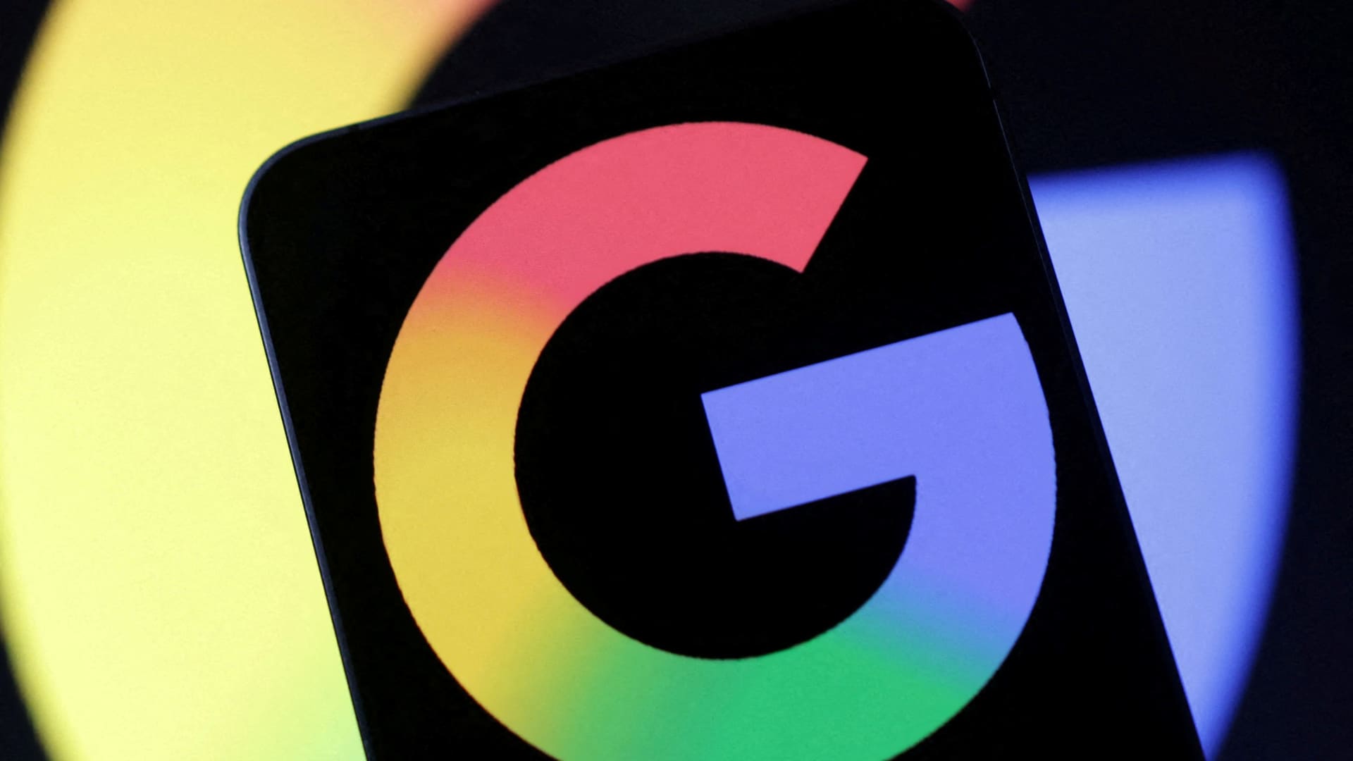 Alphabet to build on recent gains after favorable court ruling, Piper Sandler says