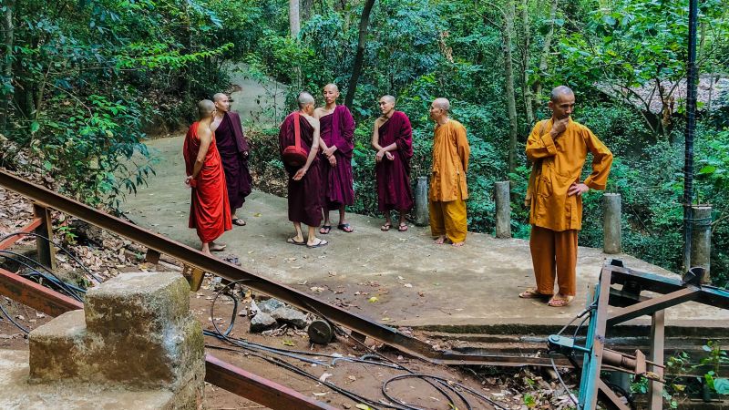 At least seven Buddhist monks killed in cable car accident at Sri Lankan monastery