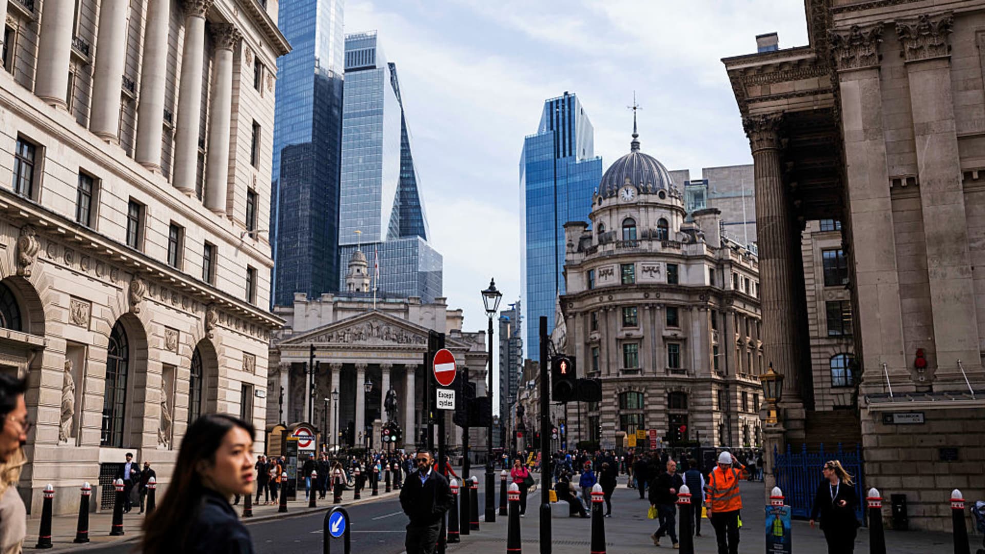 Germany falters as UK picks up