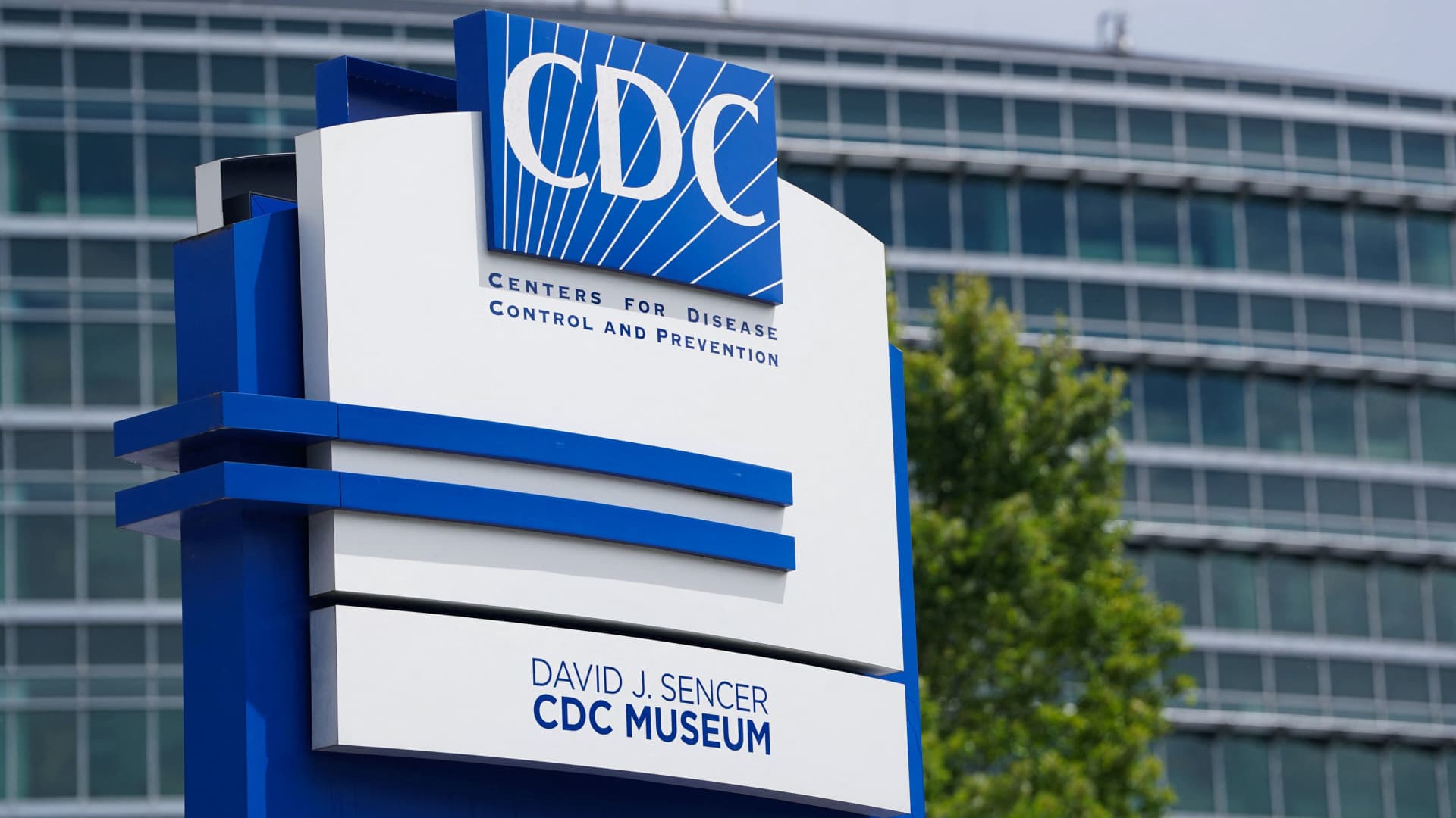 CDC backs advisers' recommendation to pull broad support for COVID shot
