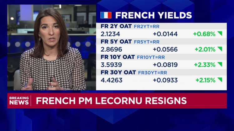 French Prime Minister resigns, plunging Paris into fresh chaos