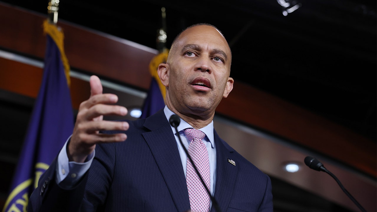 Jake Tapper confronts Hakeem Jeffries on Medicaid funding for non-citizens