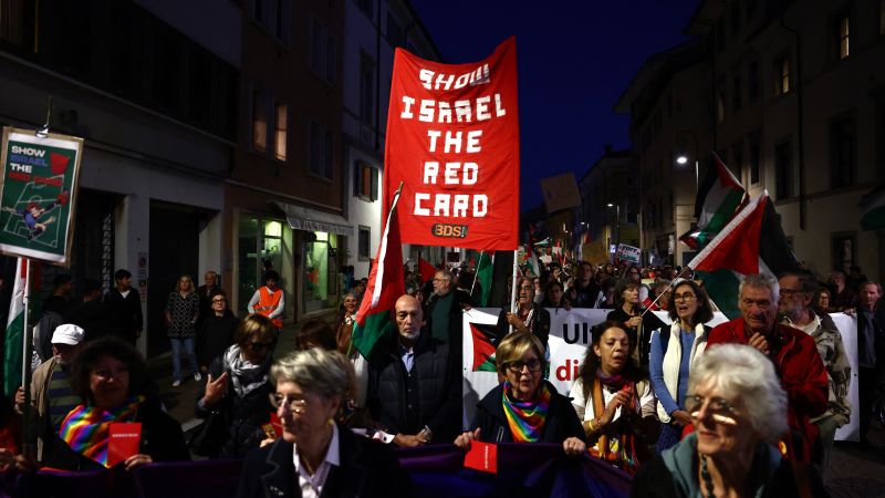 Pro-Palestinian marchers clash with police before Italy-Israel soccer game