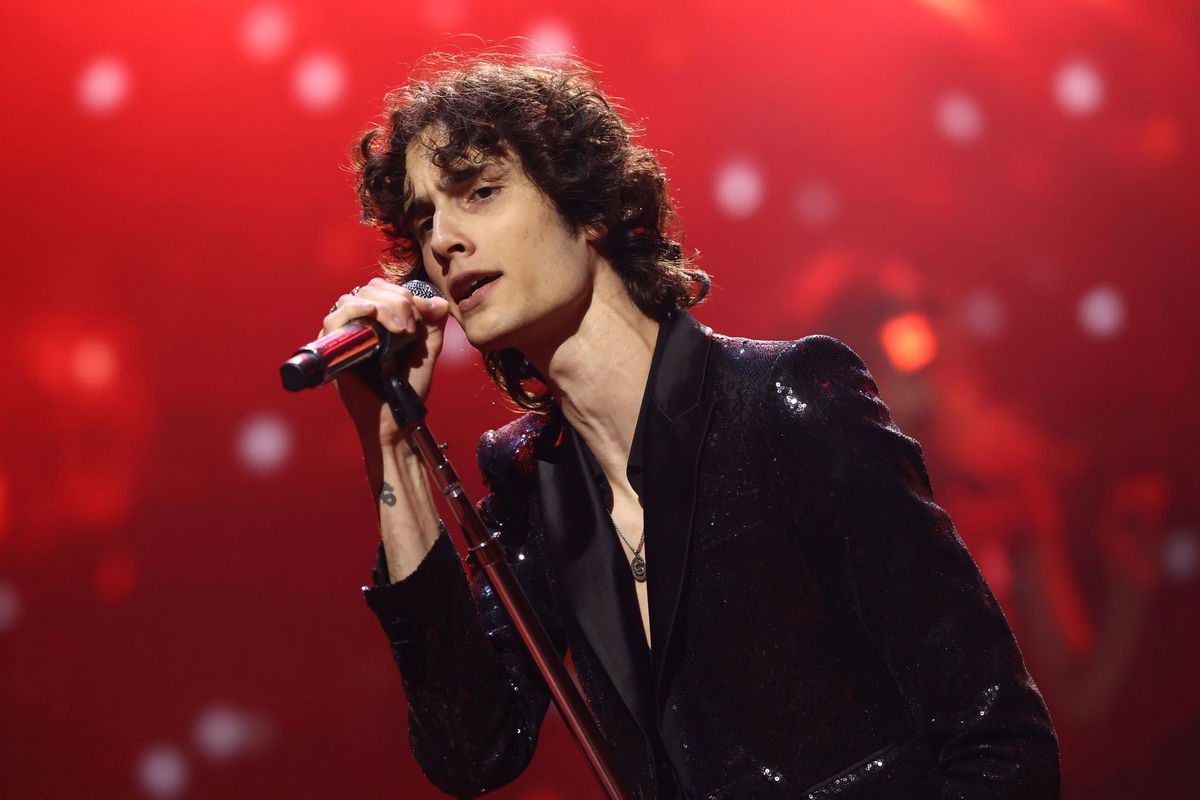 <i>Arturo Holmes/Getty Images via CNN Newsource</i><br/>Sombr performs during the 2025 MTV Video Music Awards at UBS Arena on September 07