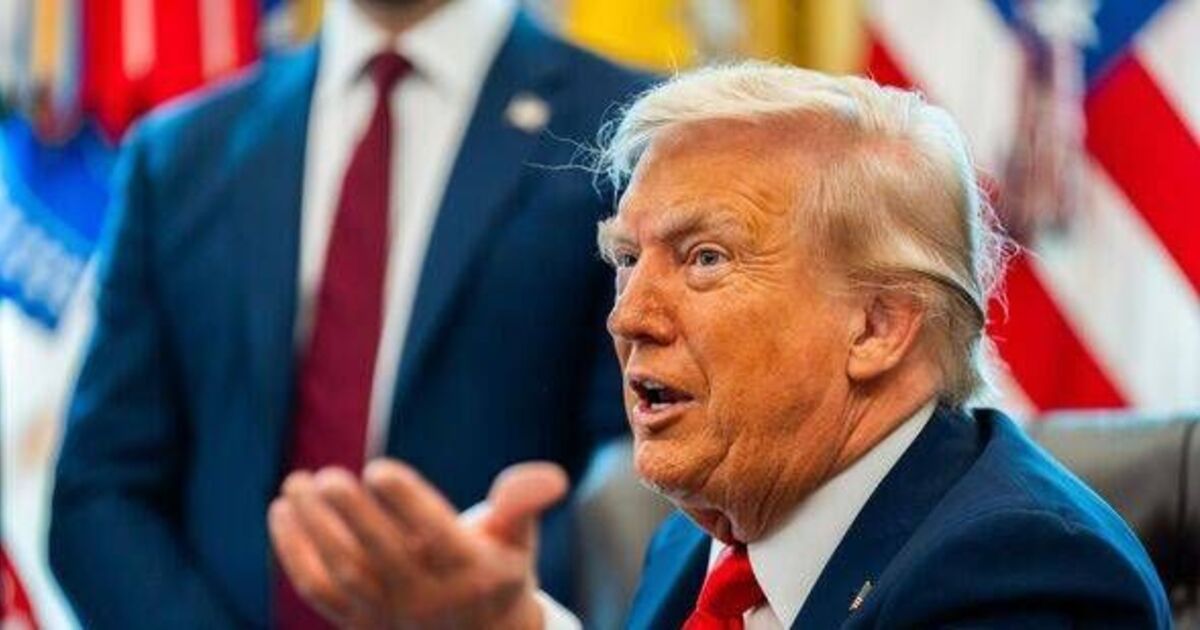 CNN breaks for reports on Donald Trump’s latest approval numbers - TV - Entertainment