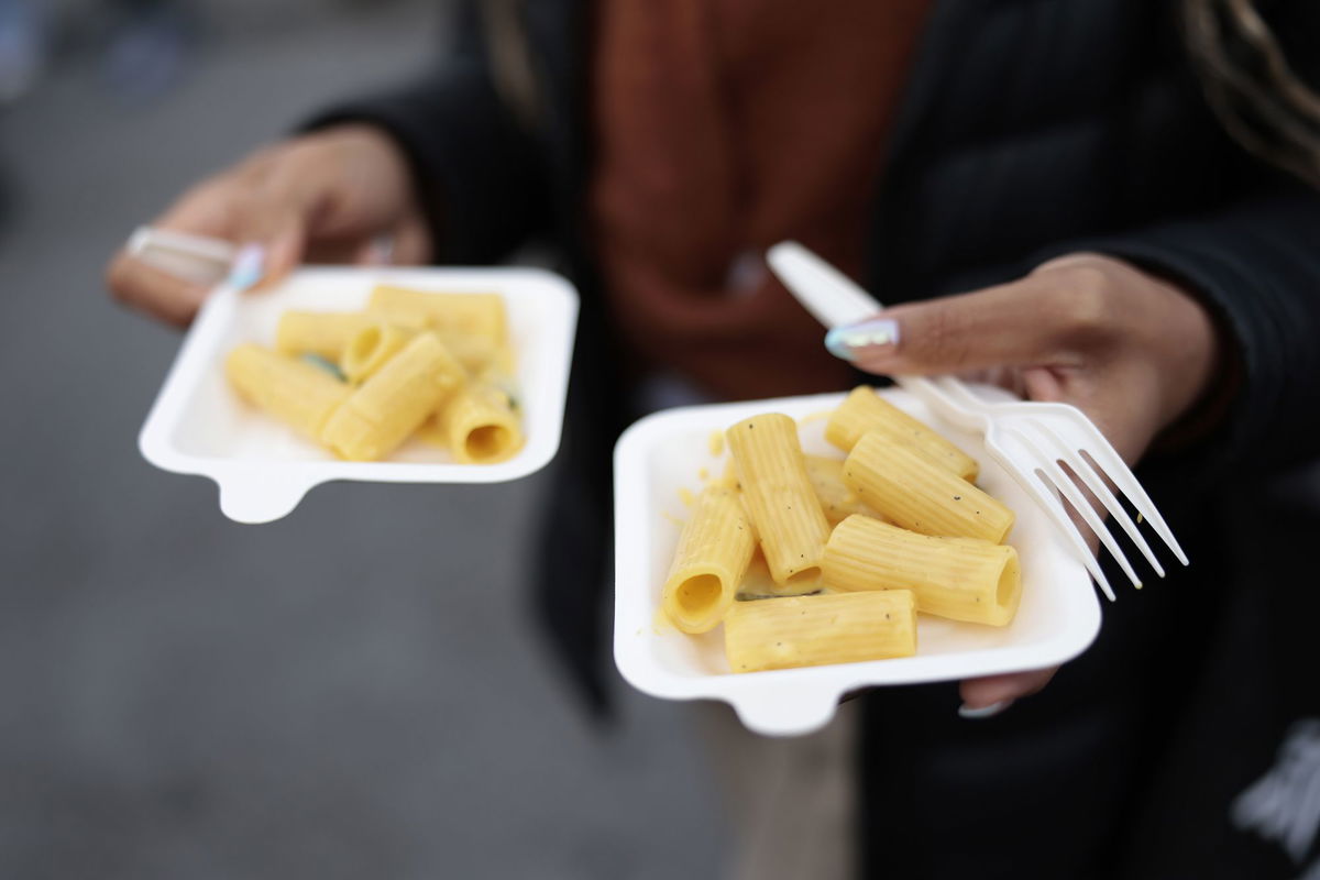 <i>Courtesy Greg Bettinelli via CNN Newsource</i><br/>Greg Bettinelli and his wife in Sorrento