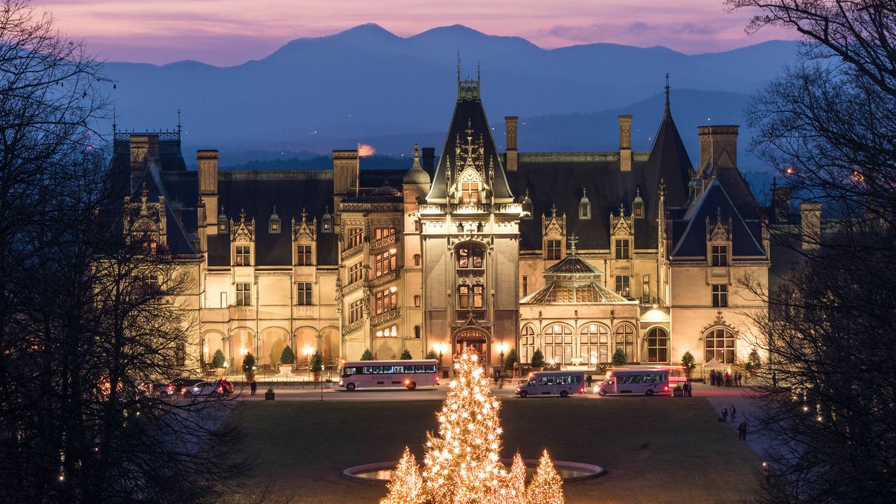 25 Best Cities to Spend Christmas in America