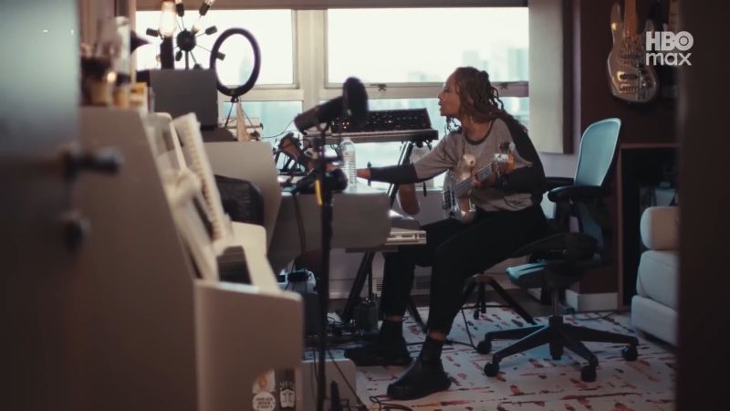 Hollywood Minute: Music doc ‘Happy And You Know It’ - CNN