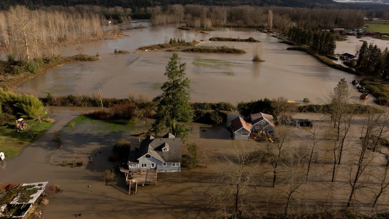 Live updates: Evacuations in Washington as rivers rise toward record high levels