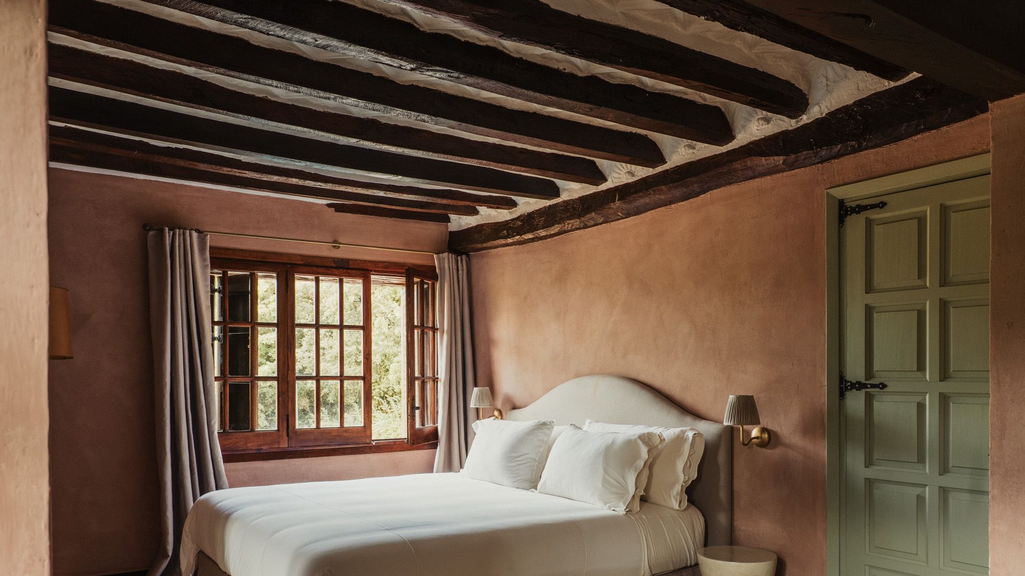 Off Grid Girona — Hotel Review