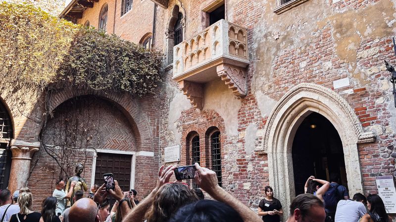 Festive fee at Juliet’s balcony as Verona attraction overrun by crowds