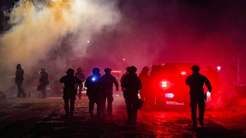 Live updates: Fight over presidential power flares in Minnesota amid immigration enforcement crackdown