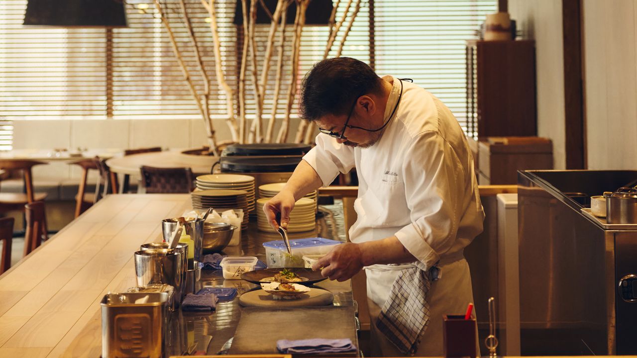 In Snow-Covered Sapporo, Eating Prized Seafood and High-End Tempura