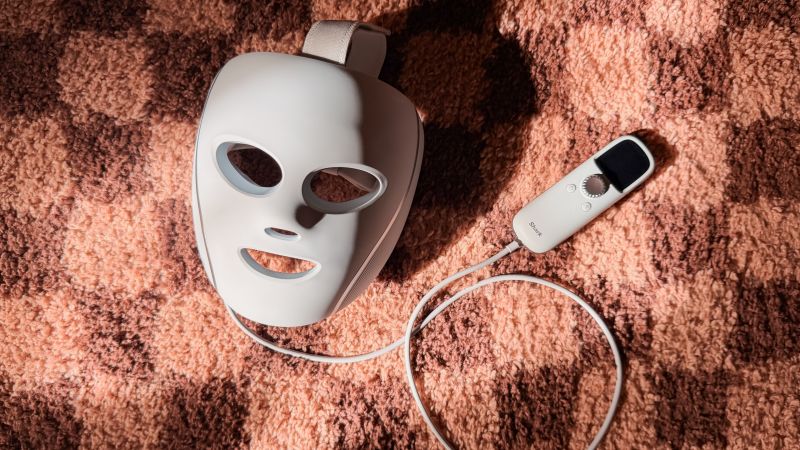 Shark CryoGlow infrared face mask: Worth the hype?