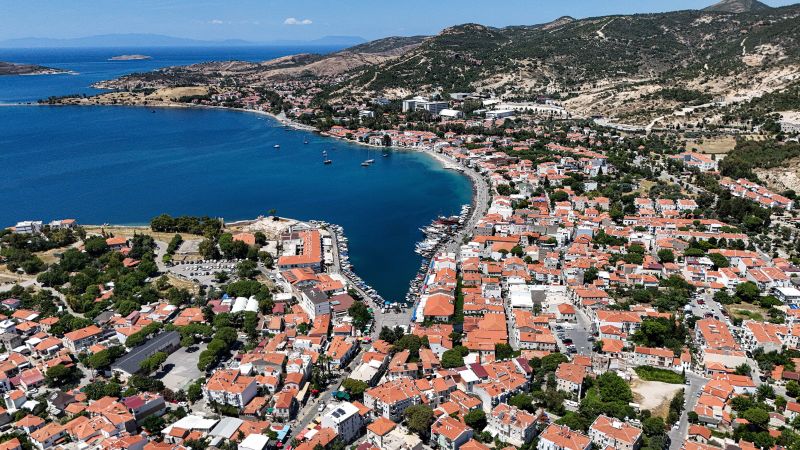 Legend says mermaid sirens lured sailors here. Today it’s a quiet Mediterranean escape