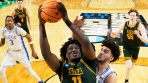 Duke slips past Siena in NCAA Tournament nailbiter