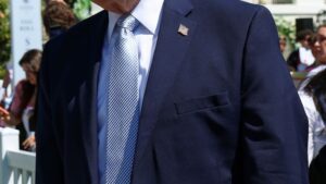 White House Easter event turns into Q+A on Iran