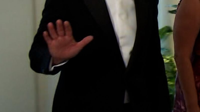 Tim Cook steps down as Apple CEO