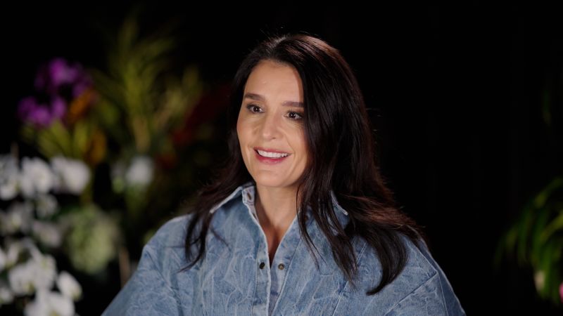 Jessie Ware’s life as a ‘horny’ diva, loving mom is ‘working quite nicely’ - CNN