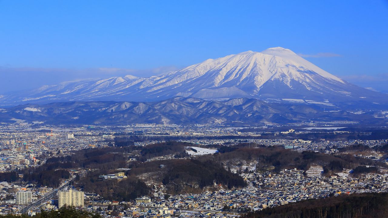 Is it safe to travel to Japan? The latest tsunami travel advice following earthquake warnings