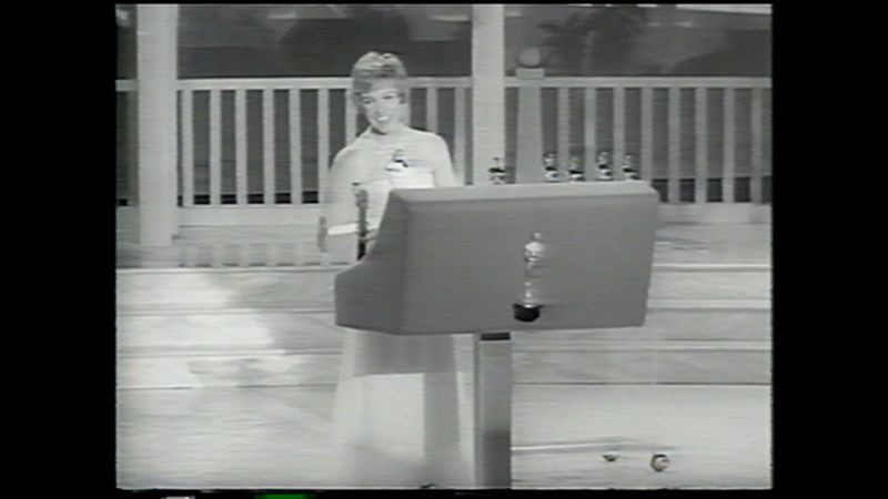Julie Andrews wins Best Actress at 1965 Academy Awards - CNN