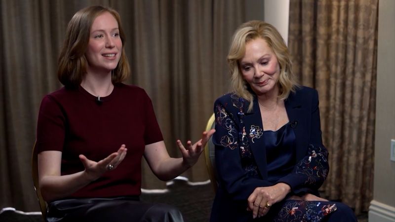 Slot machines and Harry Styles: ‘Hacks’ stars on their Las Vegas favorites and the show’s final season - CNN