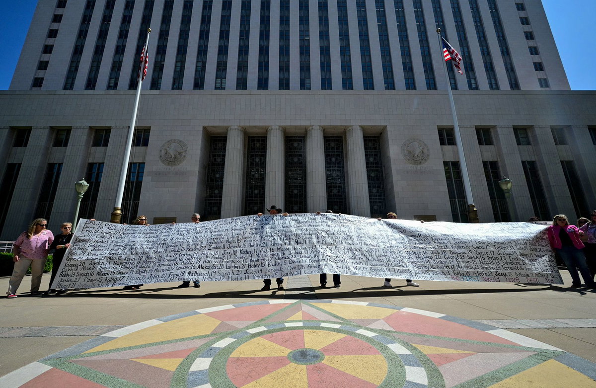 ‘Big Tech or families?’ Parents reignite fight for online safety laws