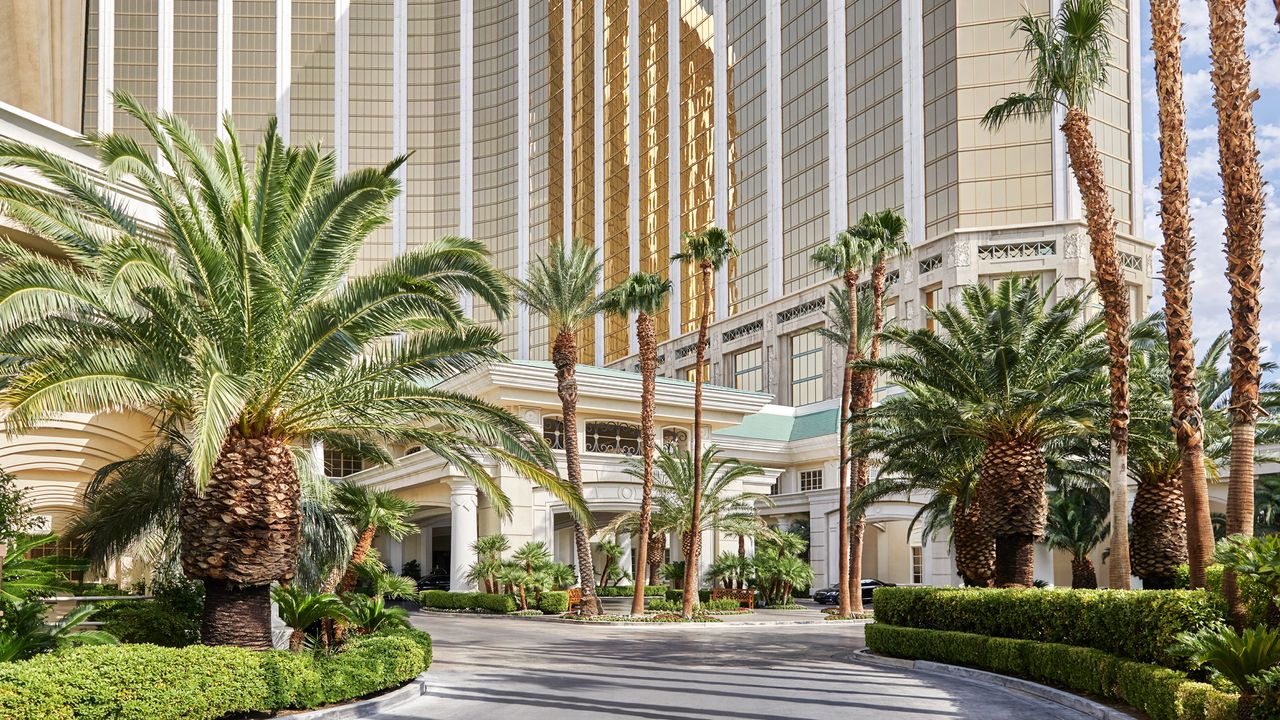 18 Best Hotels in Las Vegas for 2025, From Sleek Casinos to Spa Resorts