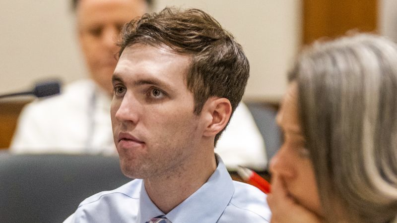 Tyler Robinson, the man accused of killing Charlie Kirk, pushes to ban court cameras claiming biased coverage, attorneys say