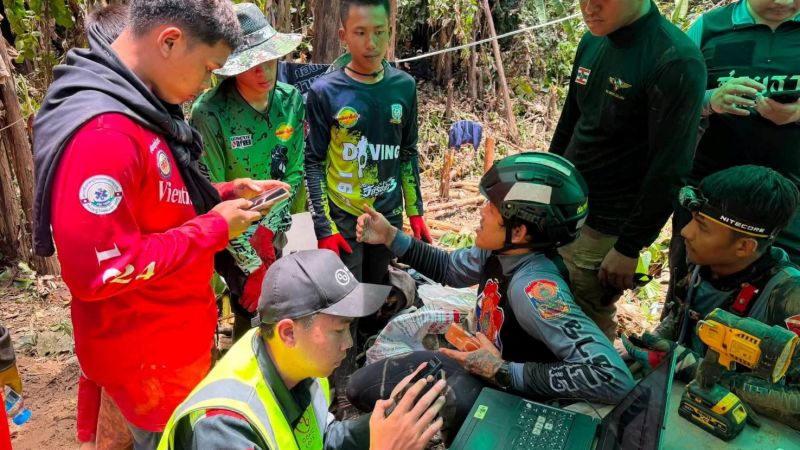 Laos rescue operation: Cave divers race to free 7 trapped underground as conditions worsen