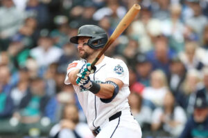 Mariners’ Cal Raleigh ends hitless streak with unconventional approach