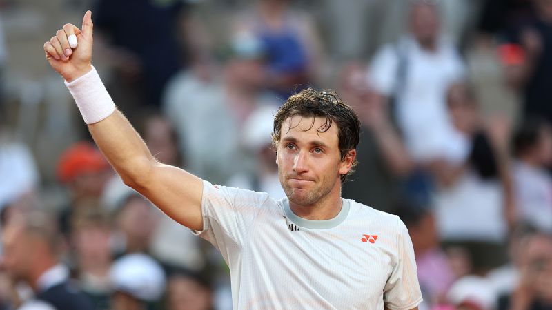 Casper Ruud says sweltering conditions made him feel like a ‘zombie’ as he reaches French Open 2nd round