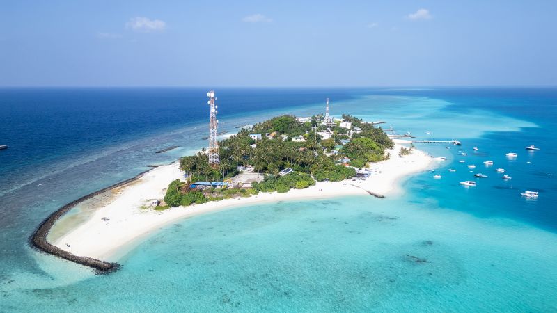 Five Italians die in Maldives cave-diving accident
